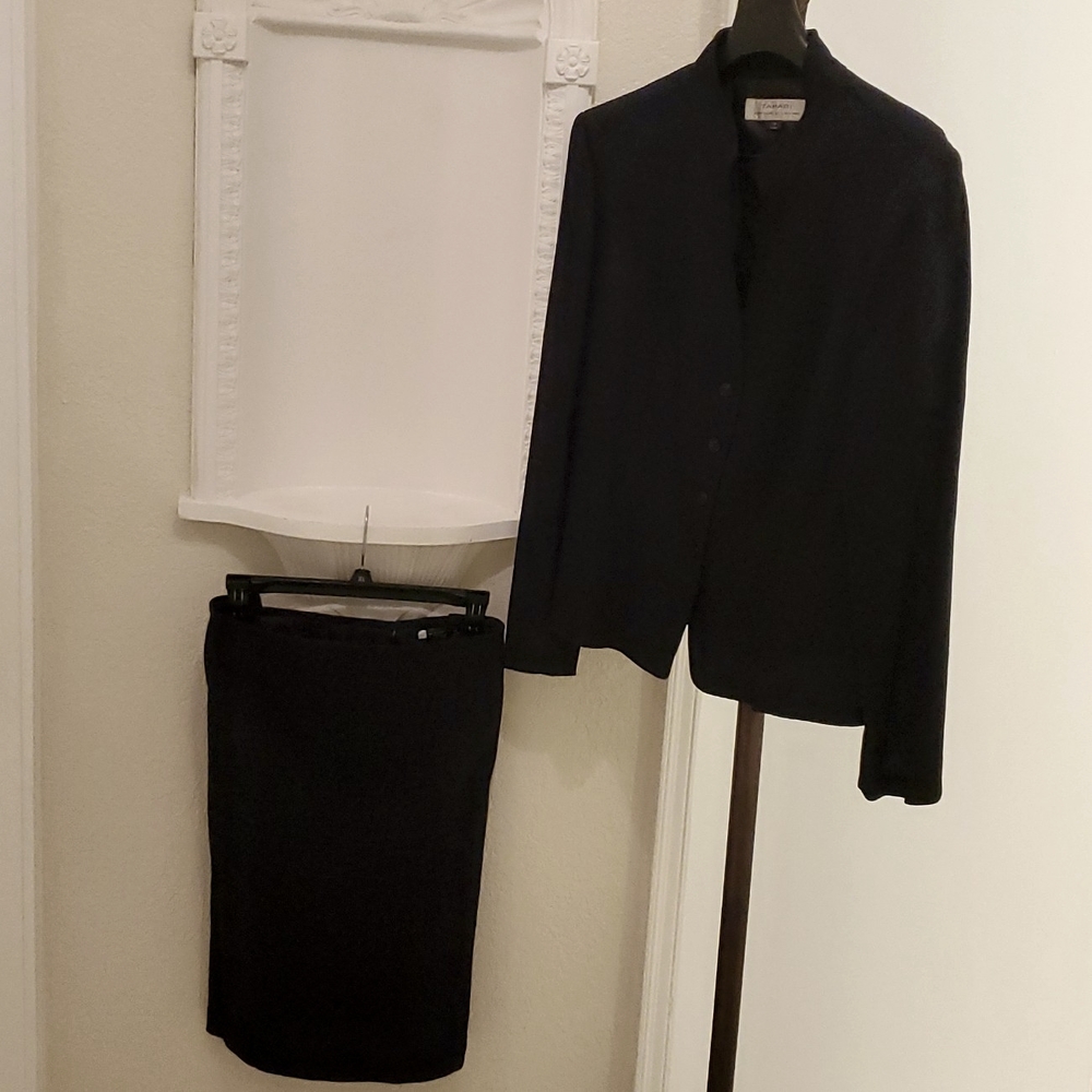 Tahari Arthur S Levine Lined Womens Size 18 (2-piece) Navy Skirt Suit (2ce worn)